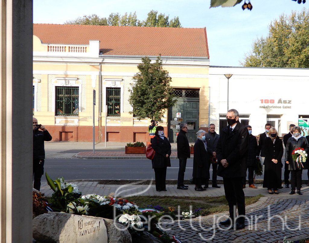 Az '56-os forradalomra emlékeztünk 33